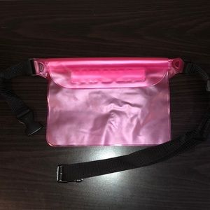 👙 BRAND NEW- waterproof fanny pack 👙